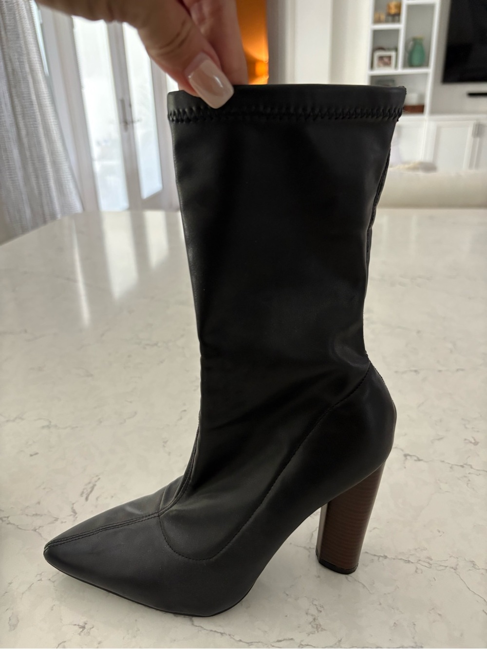 Black High-Heel Leather Pointed Toe Ankle Boot. Size 8. - Picture 2 of 5